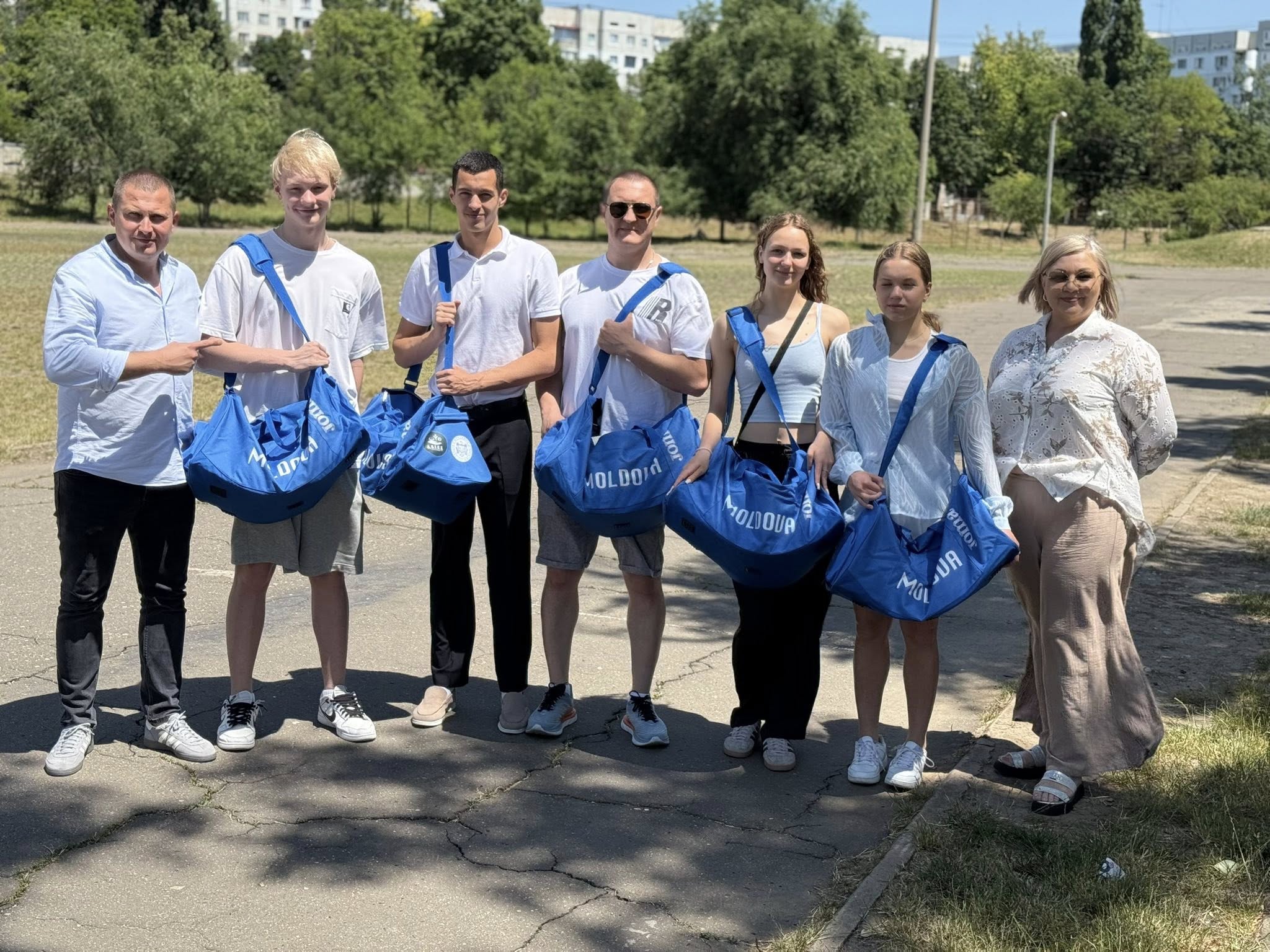 Selecționata de înot a beneficiat de echipament sportiv din partea Ministerului Educației și Cercetării al Republicii Moldova pentru participarea în cadrul Campionatului European de Juniori 2025.